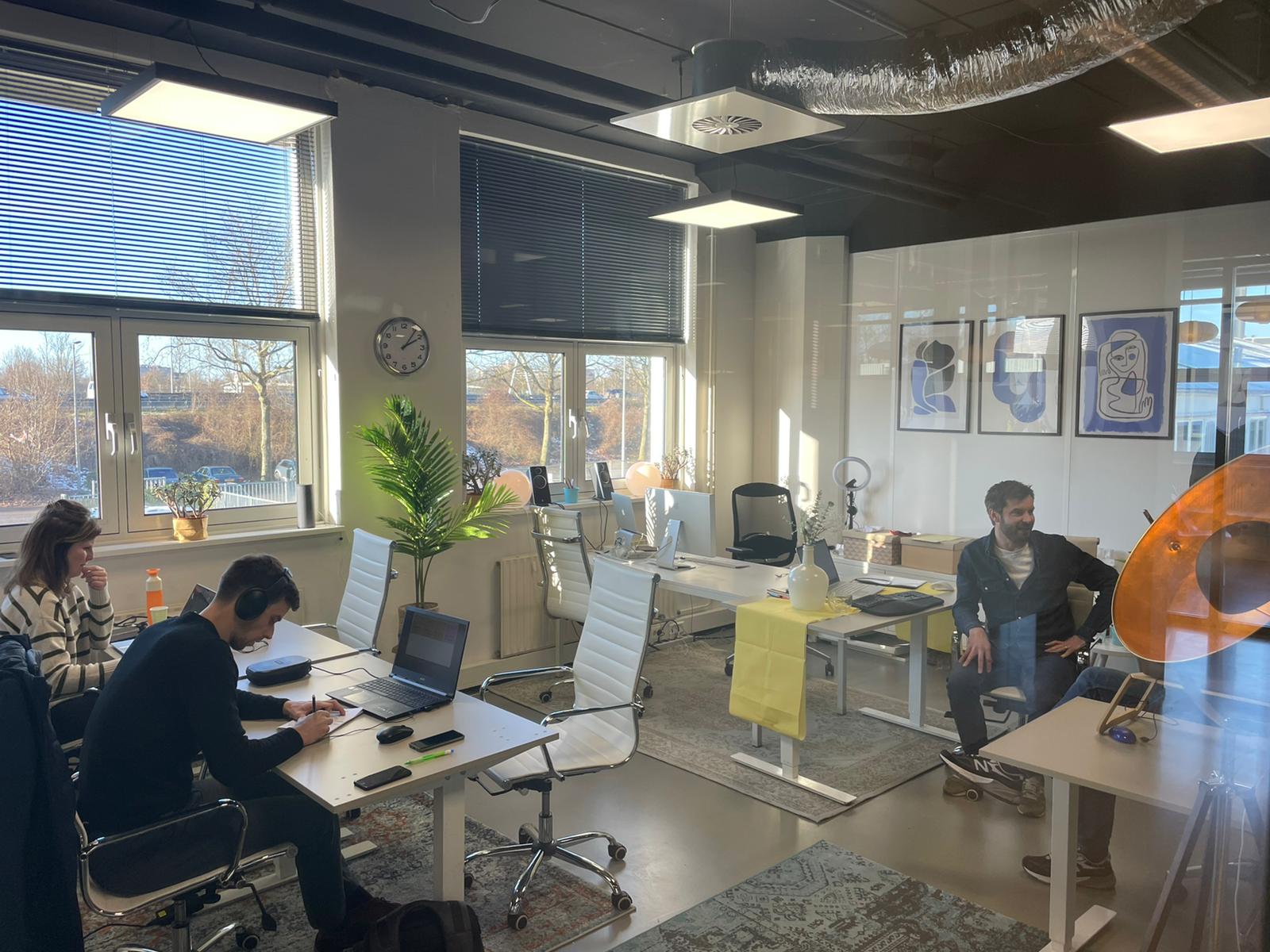 Office plek flexplek kantoor kantoorruimte freelance coworking plek beschikbaar p6