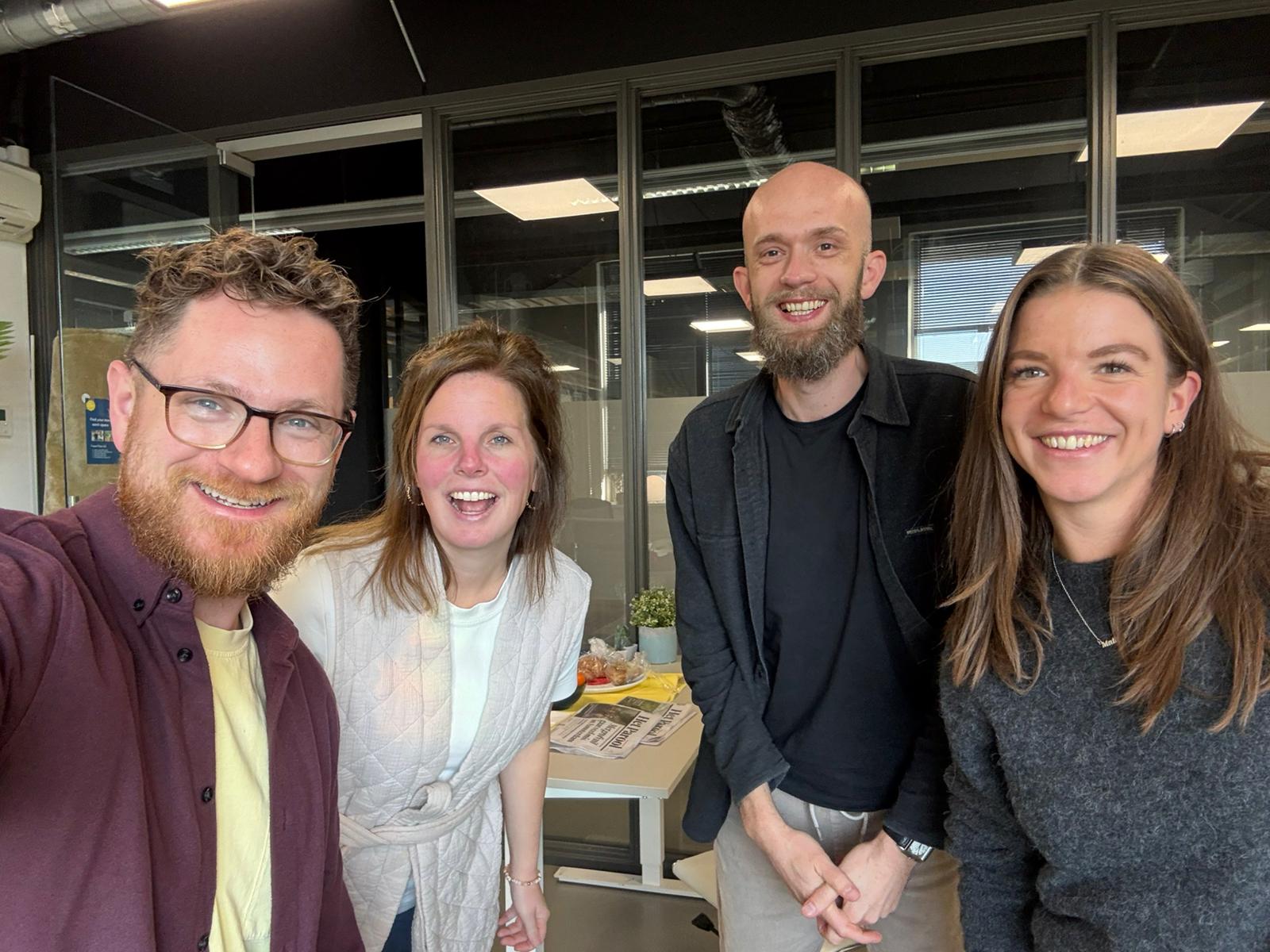 Office plek flexplek kantoor kantoorruimte freelance coworking plek beschikbaar website 9